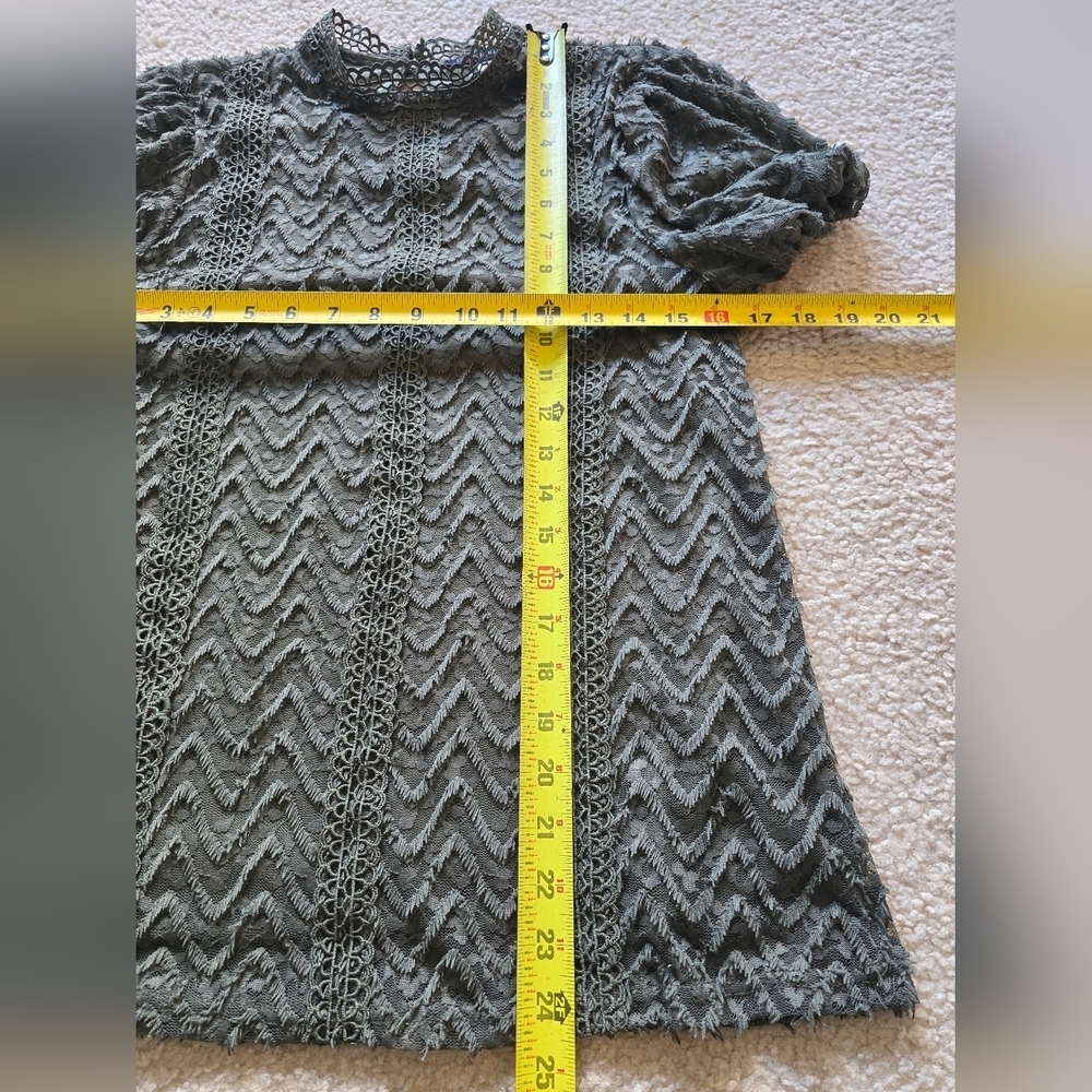 🌈Cable & Gauge Green Regalcore Short Sleeve High Neckline - Picture 4 of 8